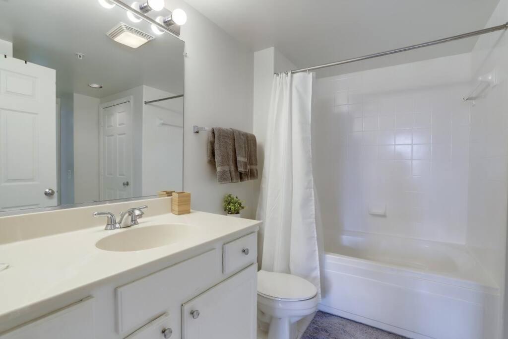 Fantastic 1 Bedroom Condo At Ballston With Gym Arlington Eksteriør billede